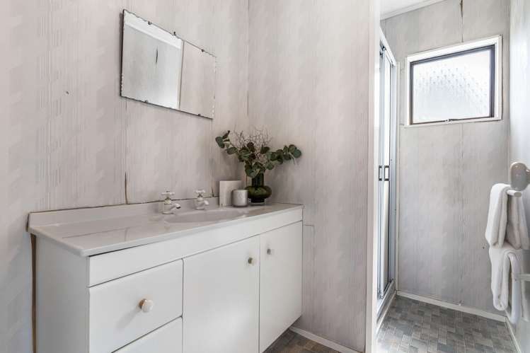 111 Sandspit Road Waiuku_13