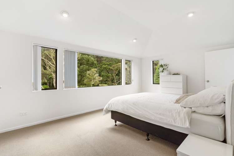 2/12 Herons Way Northcote_10