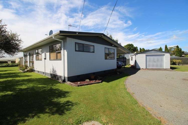 16a Flower Street Bulls_0