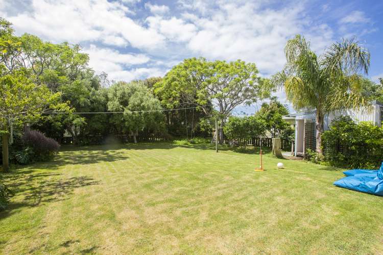 7 Birds Beach Road Tapora_16