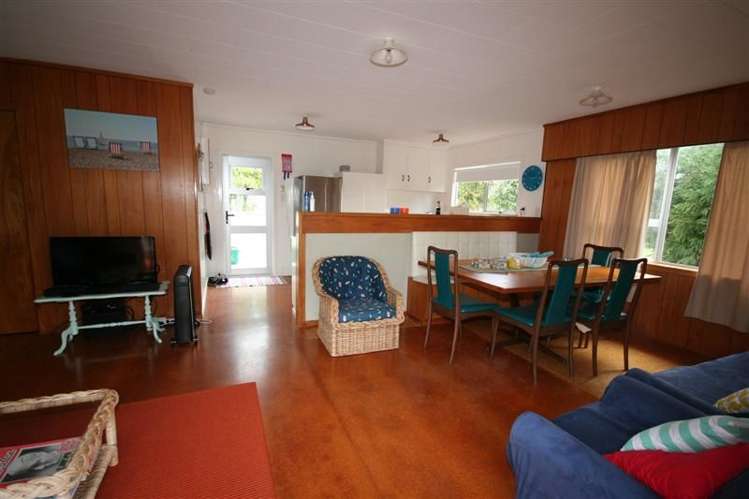 102 Brook Place Whangamata_1