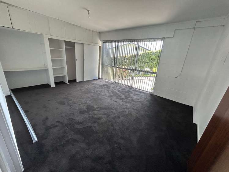1/361 Wairau Road Totara Vale_5