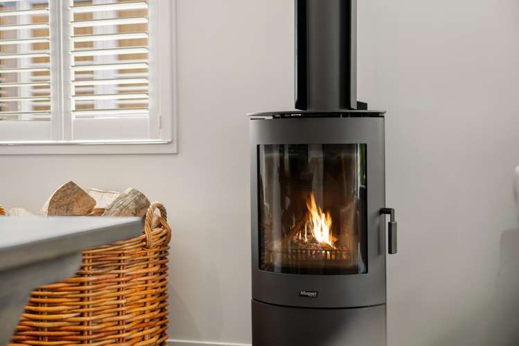 37 Magnum Drive Cromwell_18