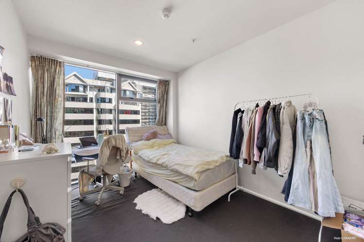 1106/2 Beach Road_5