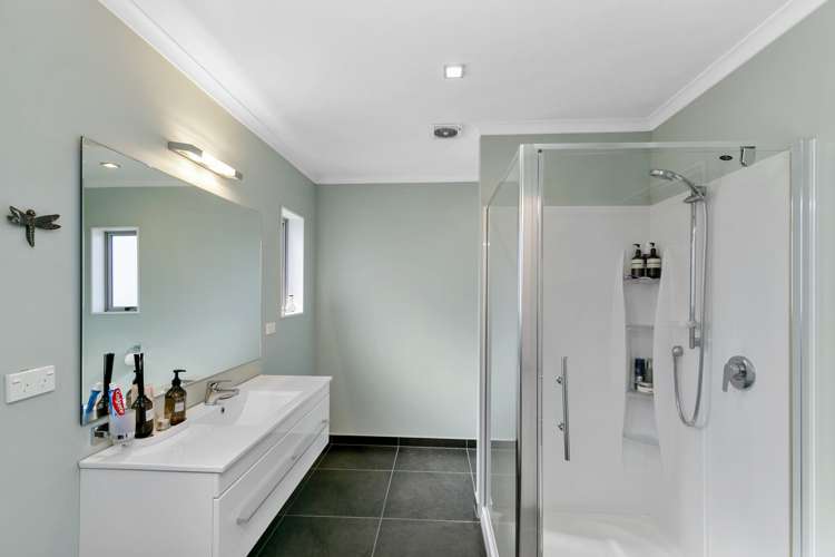 11 Yarnbrook Grove Churton Park_21