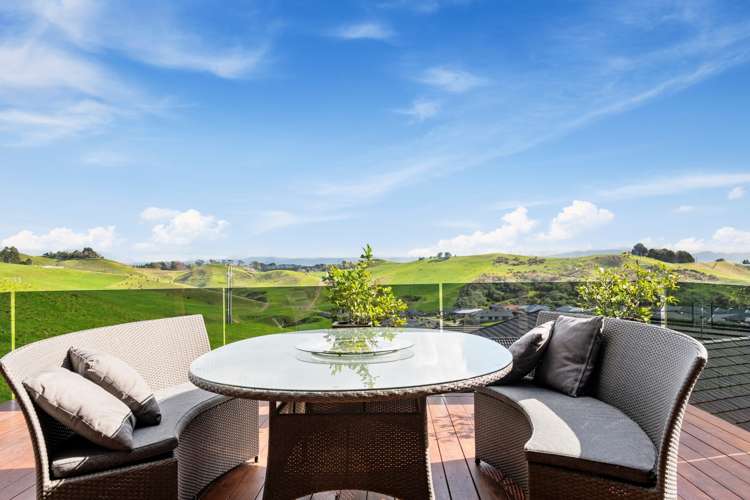 266 Ballintoy Park Drive Welcome Bay_13