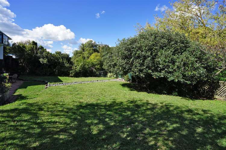 21 Mabian Crescent Deanwell_16