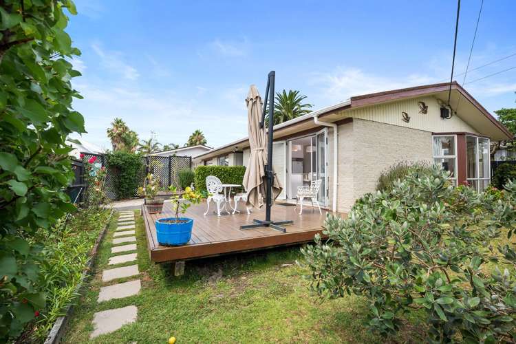 1/4 Moana Avenue Belmont_9