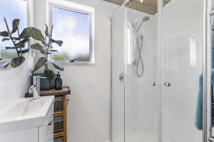 35 James Cook Drive Whitby_15