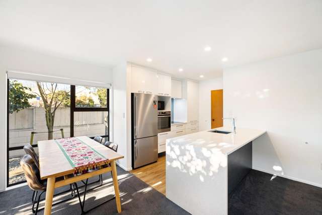 2/1 Winchester Street Merivale_1