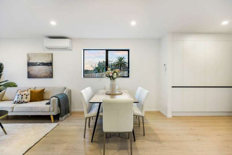 1/135 Lancaster Road Beach Haven_6