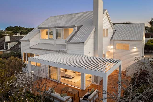 ALMOST BRAND NEW & SO CLOSE TO TAKA BEACH!