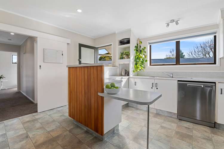 35 Tennyson Drive Owhata_5