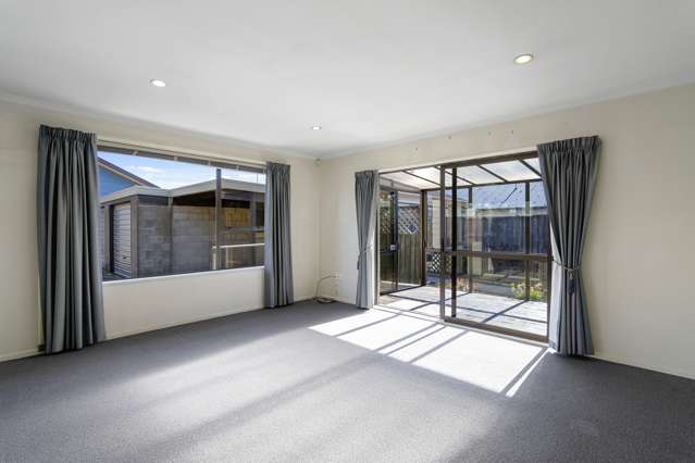 2/244 Main North Road Redwood_3