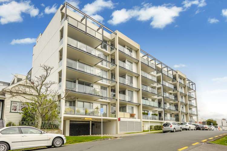 6p/435 New North Road Kingsland_9