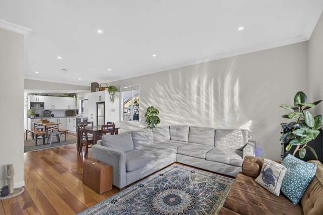 83 Tukapa Street Westown_4