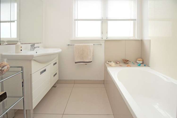 1/1287 Whangaparaoa Road Army Bay_13