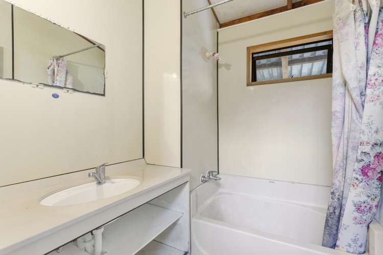 36 Longfellow Parade Glen Eden_19