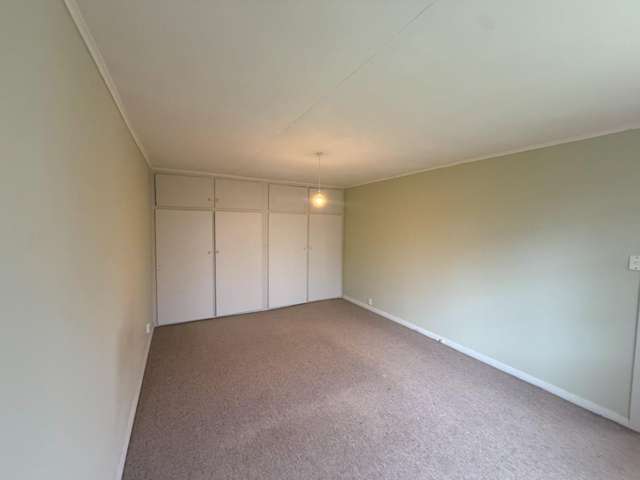 B/23 Royal Crescent Saint Kilda_4