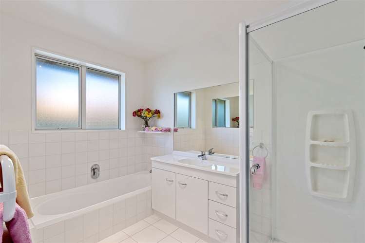 3 Nunweek Boulevard Harewood_18