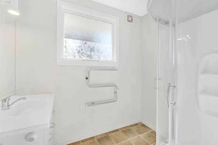 24 West-Watson Avenue Hillmorton_13