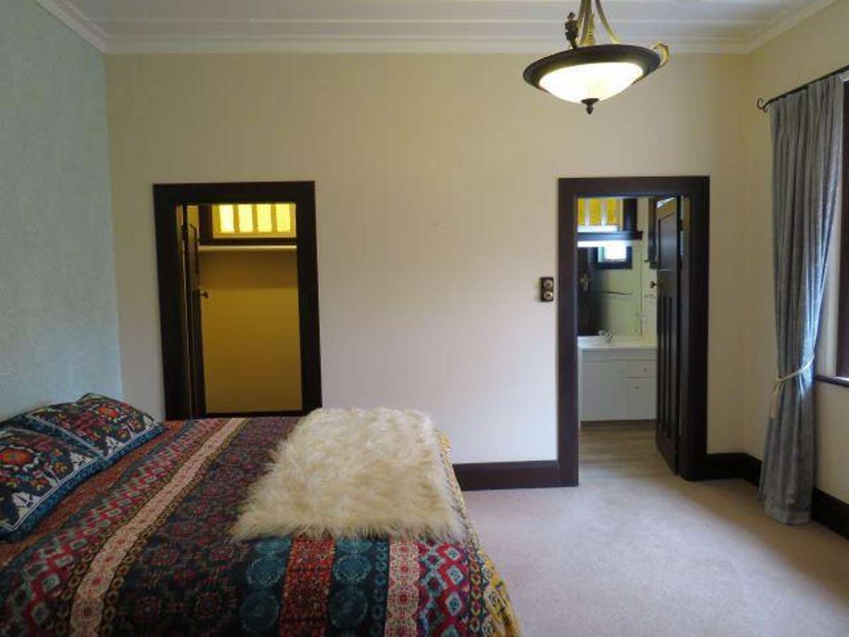 Spacious Bungalow 5