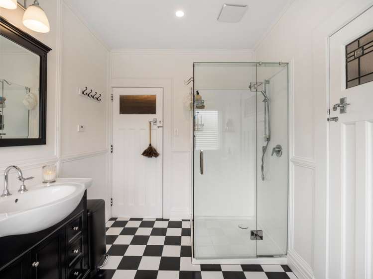 12 Brassey Road Saint Johns Hill_20