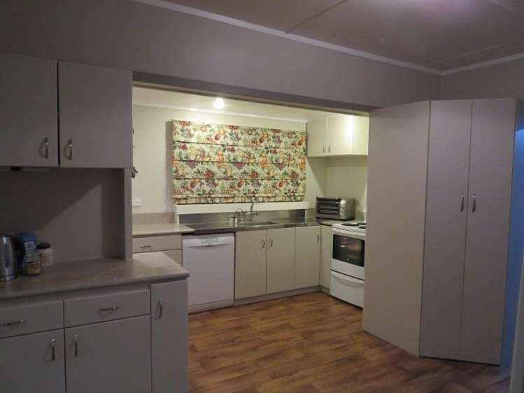 32 Albert Street Pahiatua_4