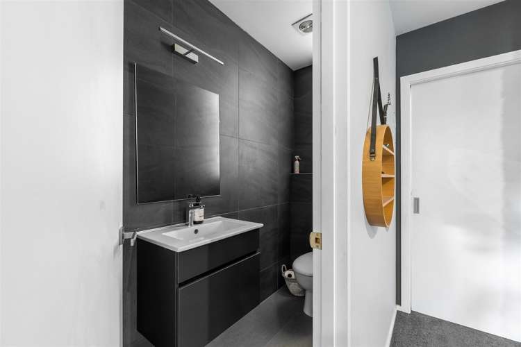 31 Kingfisher Crescent Albert Town_16