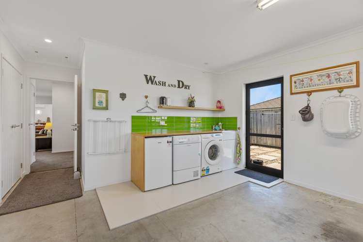 32 Honeyfield Drive Whalers Gate_28