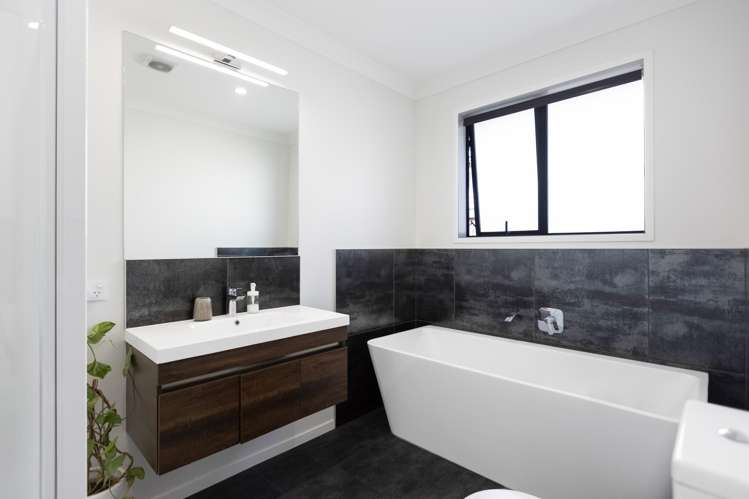 8 Hattersley Grove Churton Park_25