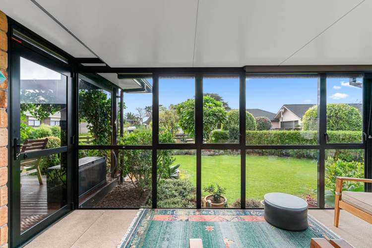 22 Paradise Point Place One Tree Point_11