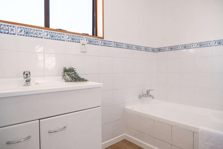 12 Matthew Place Kawaha Point_10