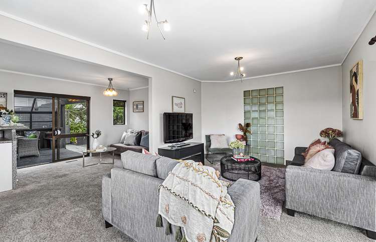 7 Cobar Close Maupuia_2