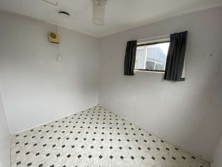 17 Alamein Avenue Belmont_8