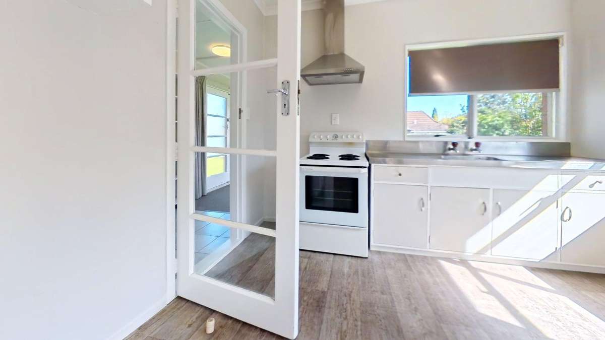 8 Arthur Grove, Waikanae 2