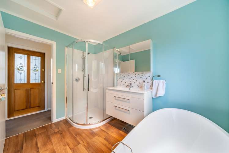 32 Gurney Road Kelson_18