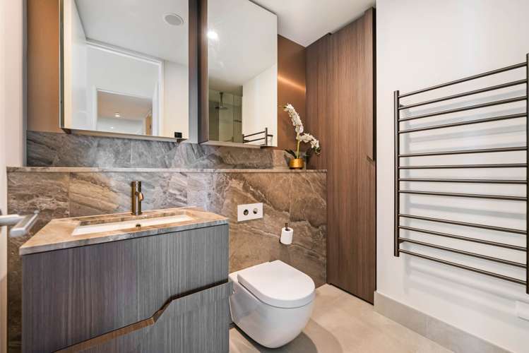 4401/10 Commerce Street City Centre_17