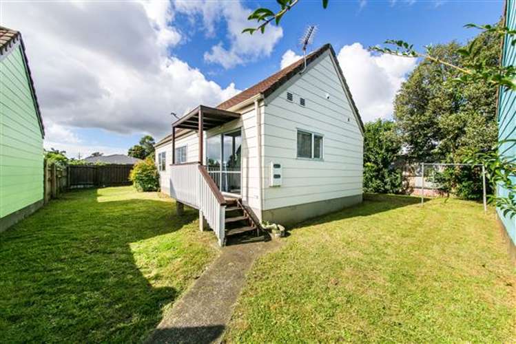2/92 Kenderdine Road_0