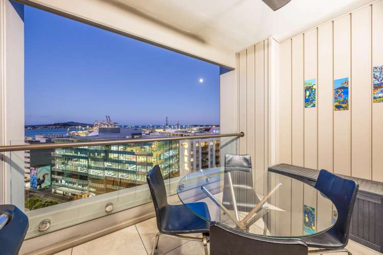 1017/41 Beach Road_2
