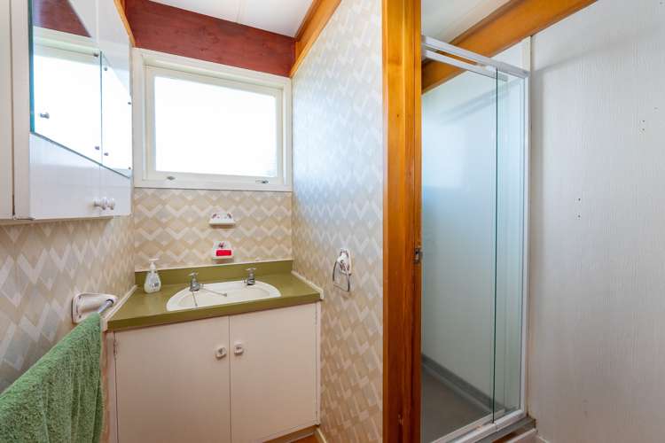 24 Pokaka Crescent Wharewaka_14