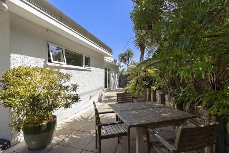 8 Otaki Street Miramar_10