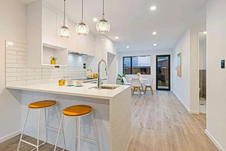 3/12 William Street Mangere East_3