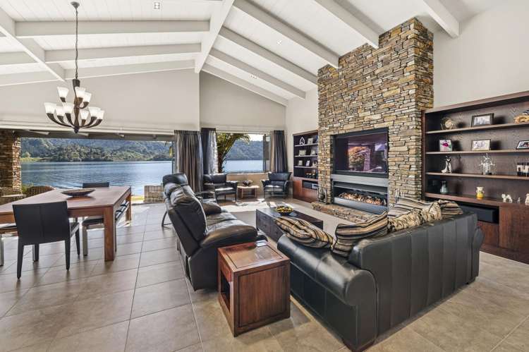 17 Steep Street Lake Okareka_5