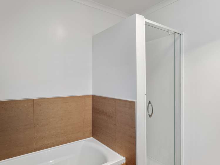 8 Weatherly Road Torbay_19