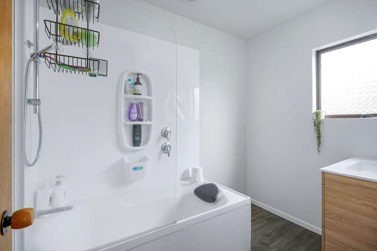 74a Kahikatea Drive Melville_9