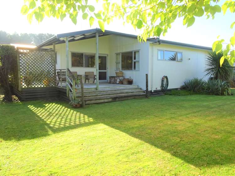 6 Cousins Avenue West Foxton Beach_18