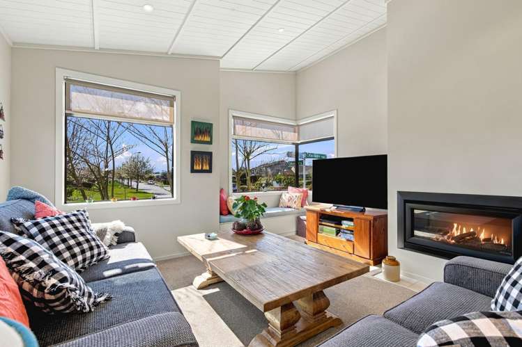 15 Noumea Drive Rangatira Park_15
