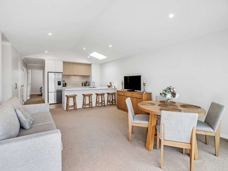 214/30 Bob Robertson Drive Woodend_2