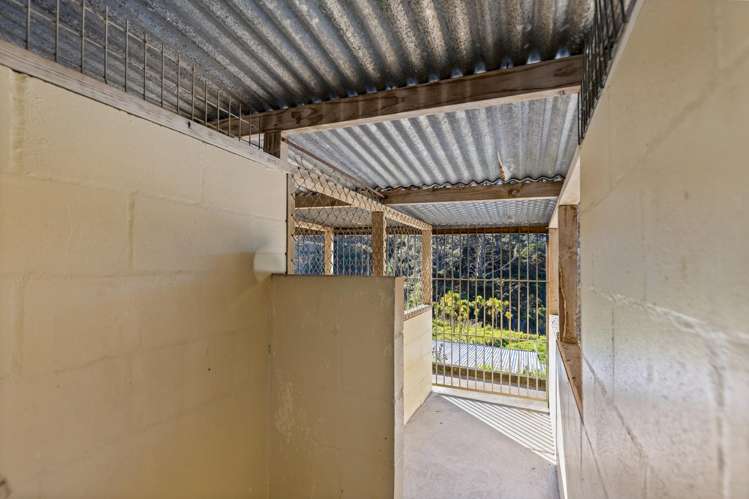 23 Waitakere Road Waitakere_28